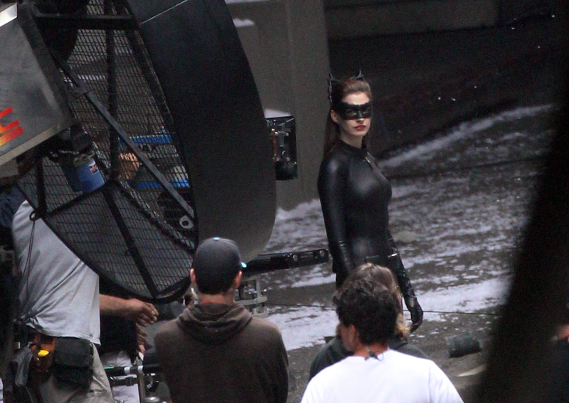 Illustration for article titled The Dark Knight Rises — 30 Catwoman Set Pictures